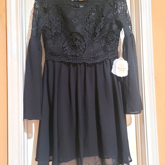 Dress - Picture 1 of 1